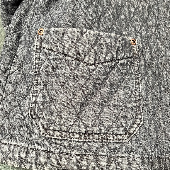 Vintage Quilted Jean Barn Jacket with Corduroy Trim and Apple Appliqués - Large - Picture 4 of 9